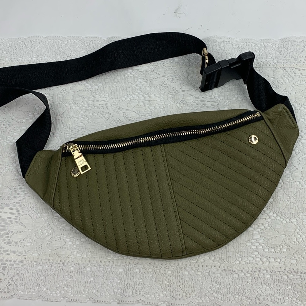 Steve Madden Belt Waist travel bag Olive Hunter green gold black Zip NEW NWOT